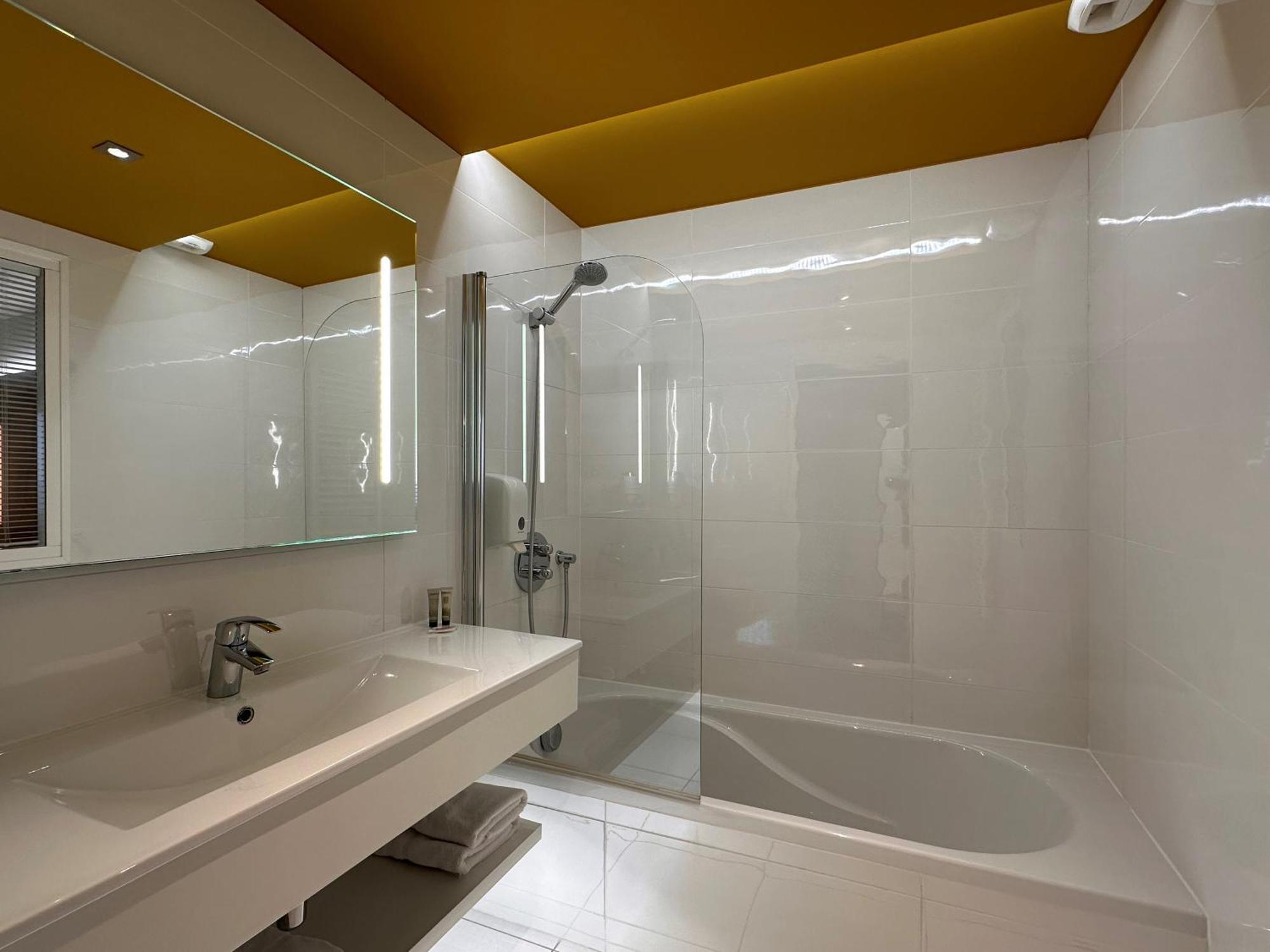 Brit Hotel & Spa Saint Brieuc Plérin Oda fotoğraf